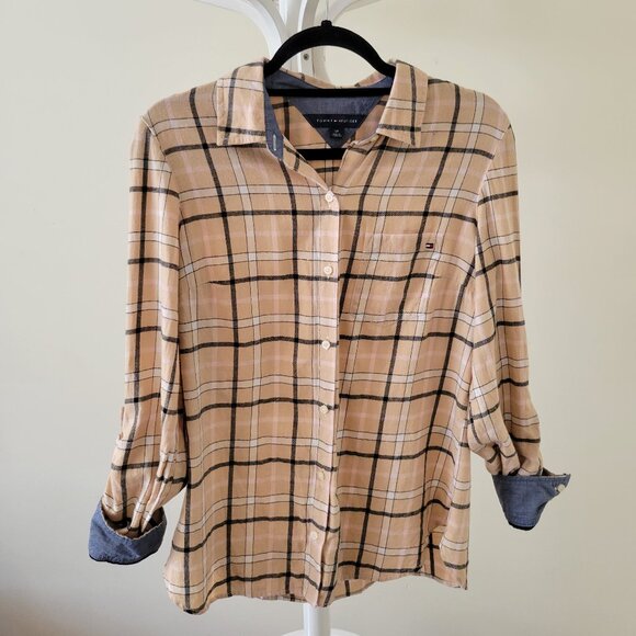 Tommy Hilfiger button top - Picture 1 of 6